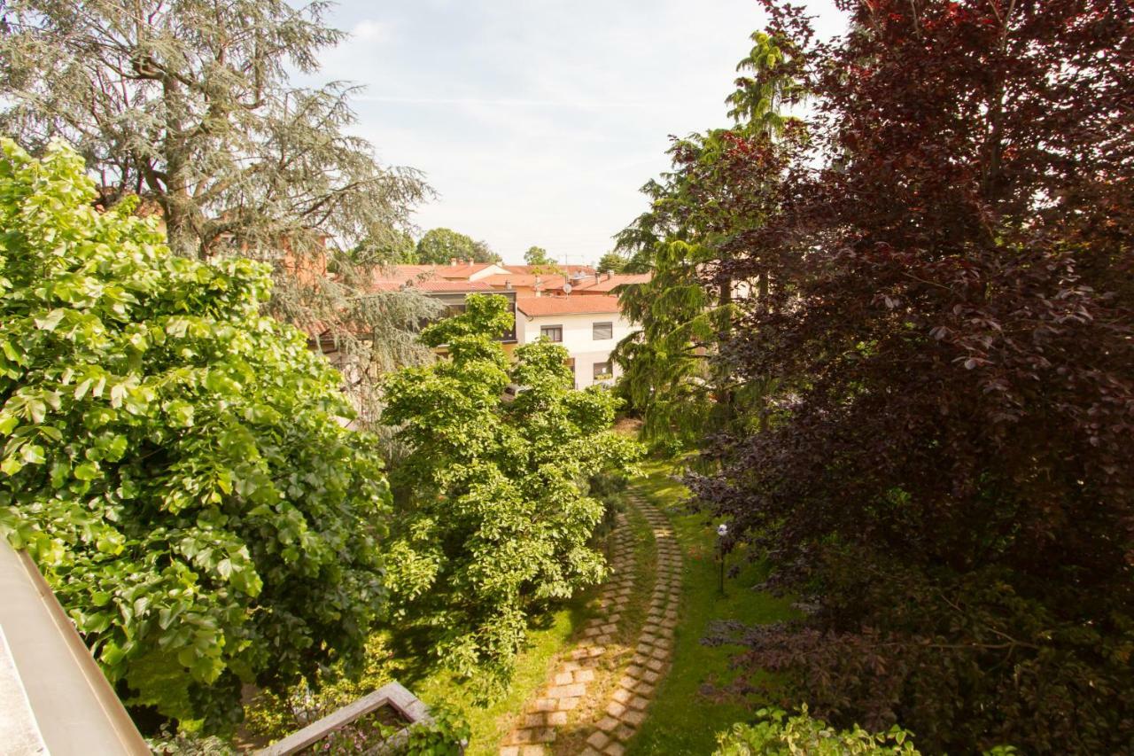 Appartamento Ampio E Indipendente Con Vista Giardino Paderno d'Adda Екстер'єр фото